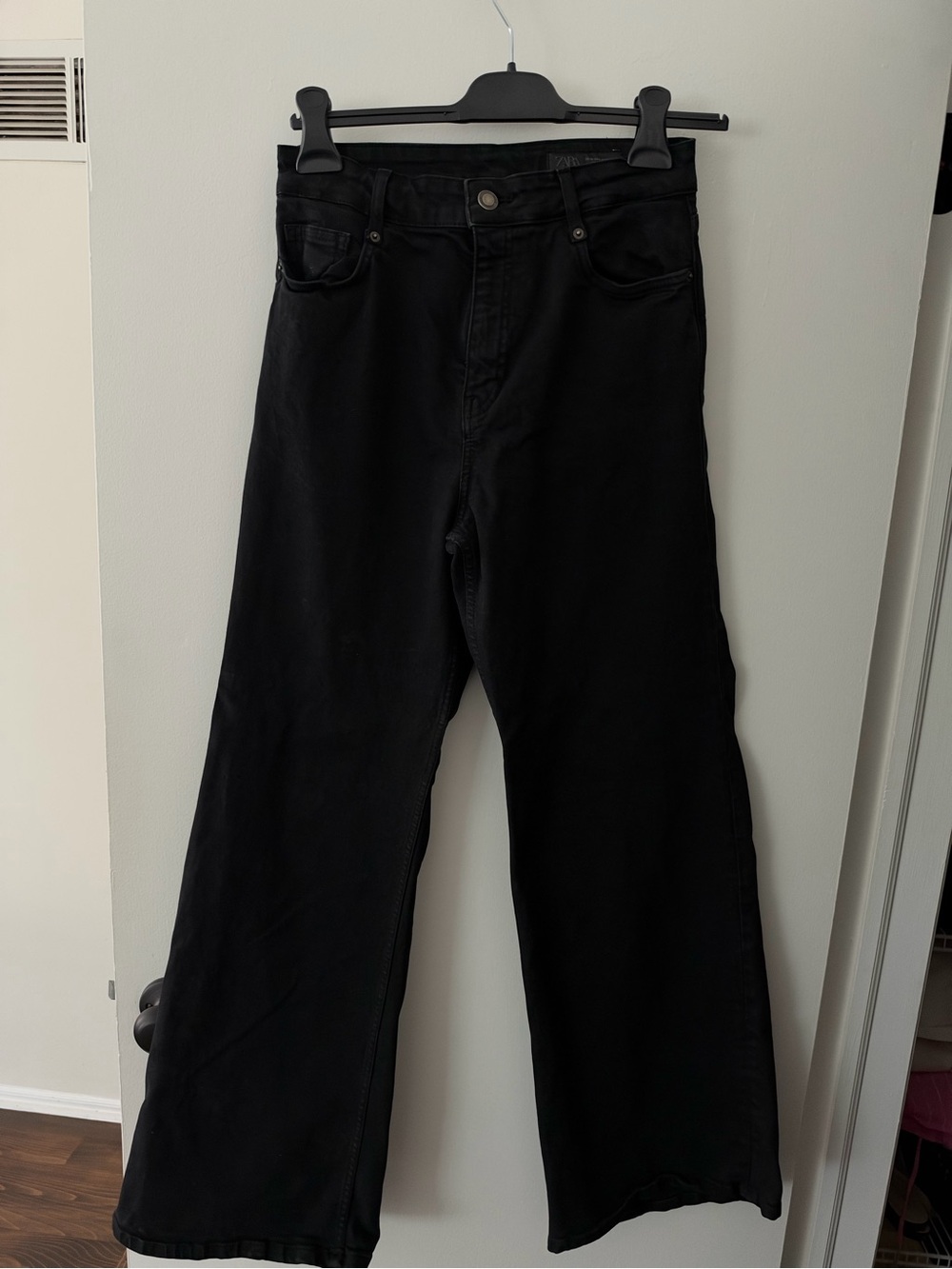 ZARA Women’s Black Straight Leg Jeans